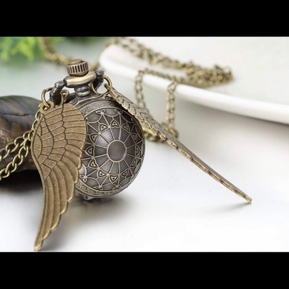 🎃🕸️ Harry Potter Golden Snitch Hidden Watch Pendant 🏆Host Pick🏆 - Picture 4 of 8